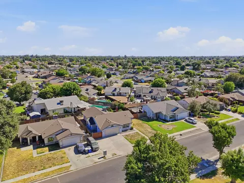 View/Area - 927 Elderwood Ln, Lemoore, CA 93245 photo 4 of 4