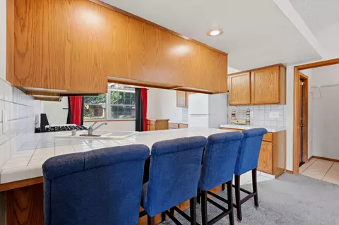 Kitchen - 927 Elderwood Ln, Lemoore, CA 93245 photo 7 of 7