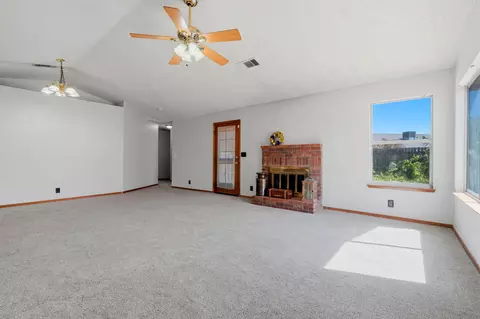 Living - 927 Elderwood Ln, Lemoore, CA 93245 photo 2 of 5