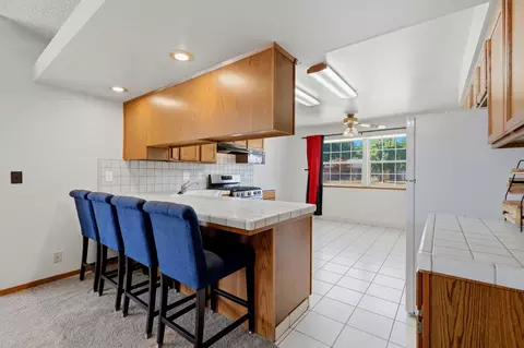 Kitchen - 927 Elderwood Ln, Lemoore, CA 93245 photo 1 of 7