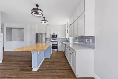 Kitchen - 671 Vista Ct, Lemoore, CA 93245 photo 3 of 3