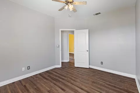 Bedroom - 671 Vista Ct, Lemoore, CA 93245 photo 5 of 10