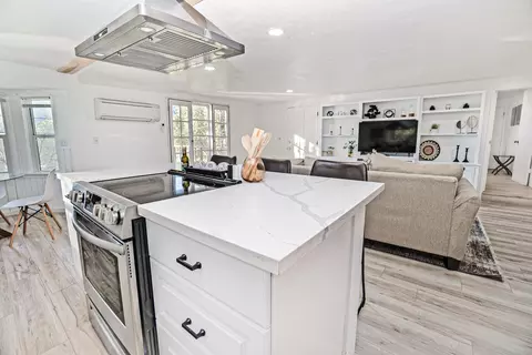 Kitchen - 41899 S Fork Dr, Three Rivers, CA 93271 photo 2 of 2