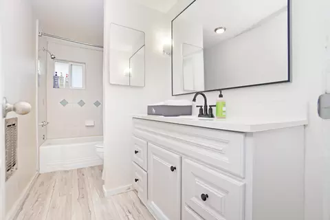 Bath - 41899 S Fork Dr, Three Rivers, CA 93271 photo 2 of 2