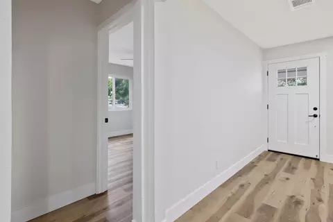 Entry Way - 215 Lombardy Ln, Lemoore, CA 93245 photo 3 of 4