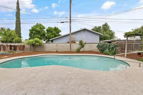 Exterior - 215 Lombardy Ln, Lemoore, CA 93245 photo 7 of 12