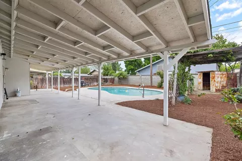Exterior - 215 Lombardy Ln, Lemoore, CA 93245 photo 5 of 12