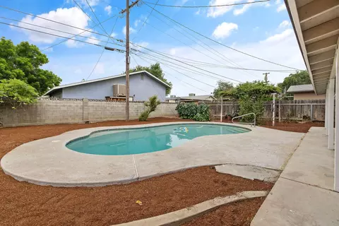 Exterior - 215 Lombardy Ln, Lemoore, CA 93245 photo 8 of 12