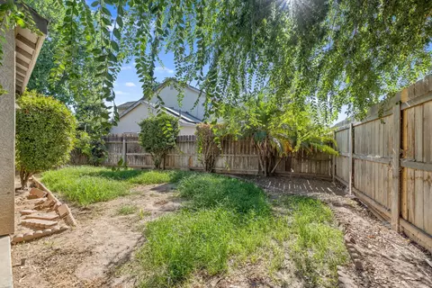 Exterior - 1404 Bradley Ct, Exeter, CA 93221 photo 3 of 11
