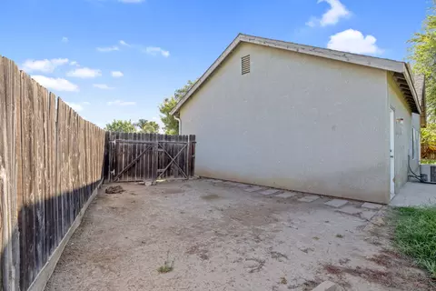 Exterior - 1404 Bradley Ct, Exeter, CA 93221 photo 8 of 11
