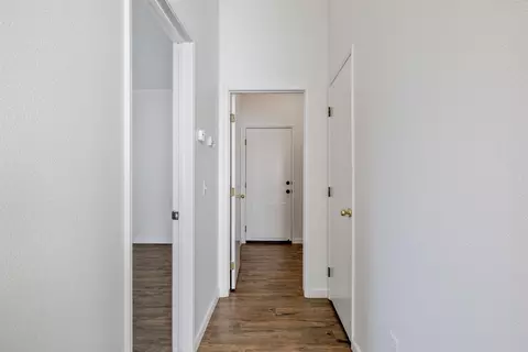 Entry Way - 1404 Bradley Ct, Exeter, CA 93221 photo 5 of 5