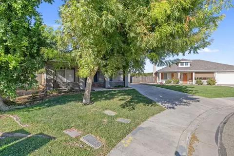 Exterior - 1404 Bradley Ct, Exeter, CA 93221 photo 10 of 11
