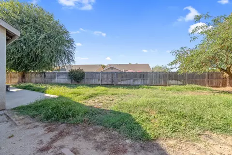 Exterior - 1404 Bradley Ct, Exeter, CA 93221 photo 6 of 11