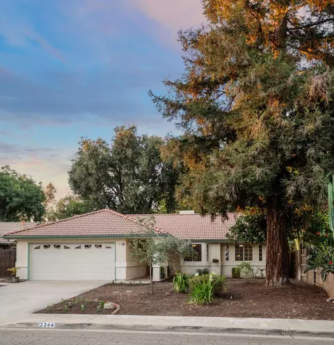2344 E Four Creeks Ct, Visalia, CA 93292