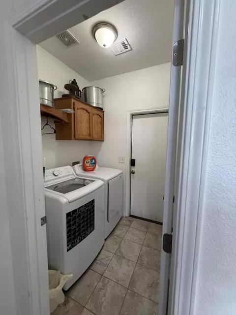 Other - 3942 E Four Creeks Ct, Visalia, CA 93292 photo 5 of 9