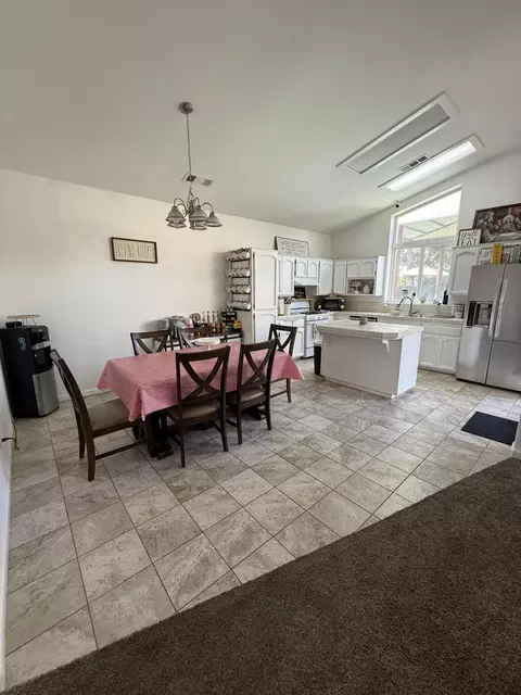 Kitchen - 3942 E Four Creeks Ct, Visalia, CA 93292 photo 5 of 5