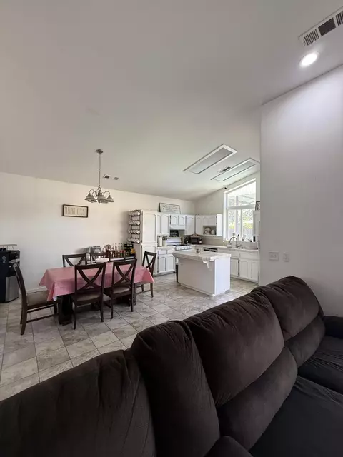 Kitchen - 3942 E Four Creeks Ct, Visalia, CA 93292 photo 1 of 5