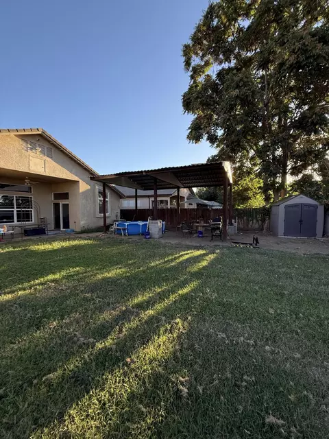 Exterior - 3942 E Four Creeks Ct, Visalia, CA 93292 photo 5 of 11