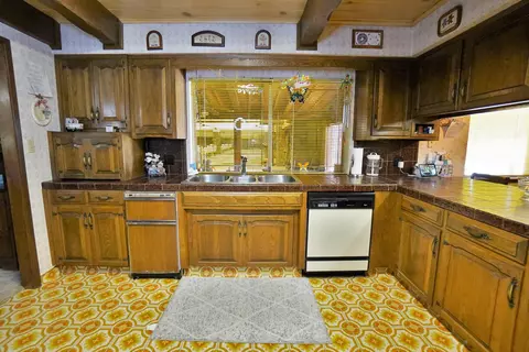 Kitchen - 9356 22nd Ave, Lemoore, CA 93245 photo 2 of 2