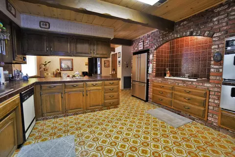 Kitchen - 9356 22nd Ave, Lemoore, CA 93245 photo 1 of 2