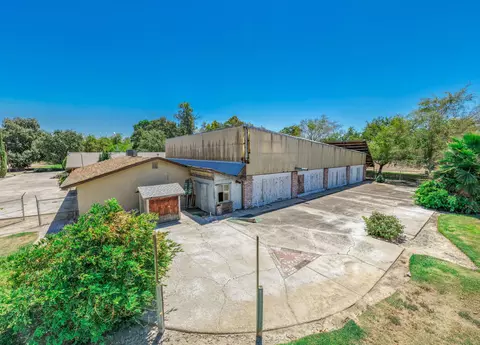 Exterior - 9356 22nd Ave, Lemoore, CA 93245 photo 3 of 9
