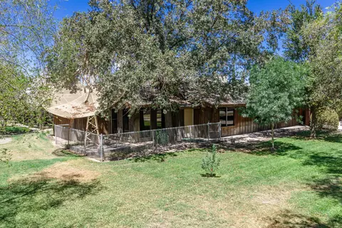Exterior - 9356 22nd Ave, Lemoore, CA 93245 photo 5 of 9