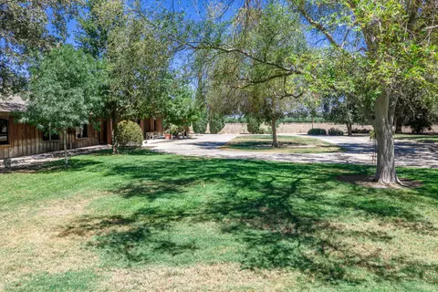 Exterior - 9356 22nd Ave, Lemoore, CA 93245 photo 9 of 16
