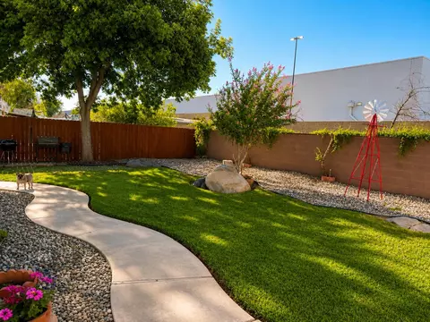 Exterior - 1908 E College Ave, Visalia, CA 93292 photo 4 of 5