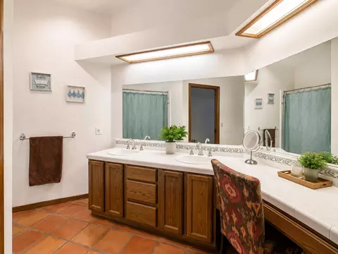 Bath - 1908 E College Ave, Visalia, CA 93292 photo 1 of 2