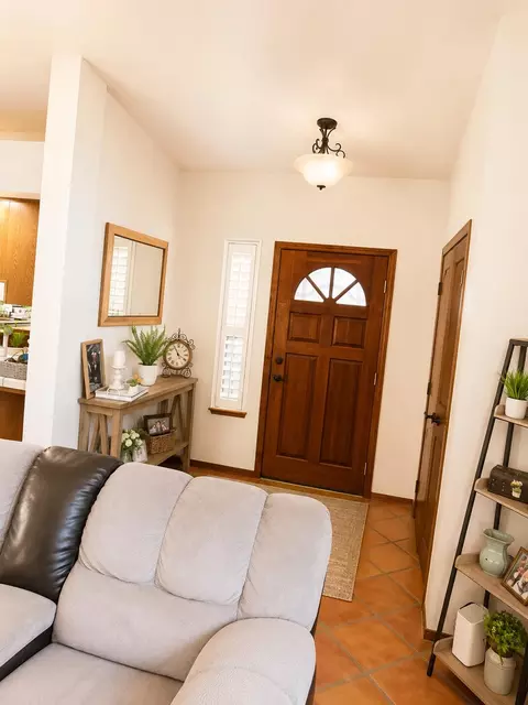 Entry Way - 1908 E College Ave, Visalia, CA 93292 photo 1 of 1