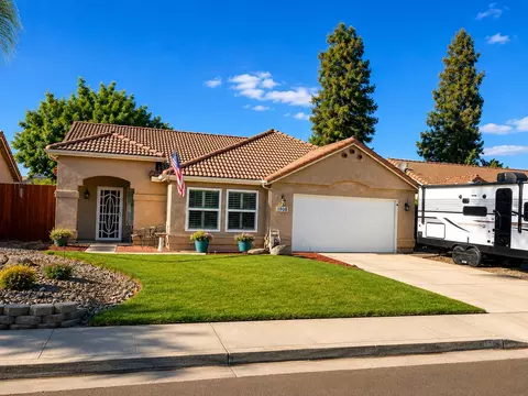 Exterior - 1908 E College Ave, Visalia, CA 93292 photo 2 of 5