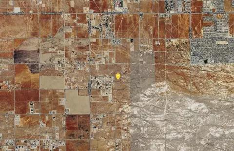55 Th St W, Rosamond, CA 93560 photo 9