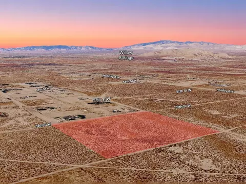 55 Th St W, Rosamond, CA 93560 photo 3