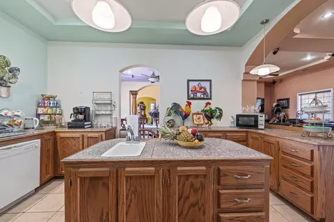 Kitchen - 15084 18 12, Lemoore, CA 93245 photo 1 of 1