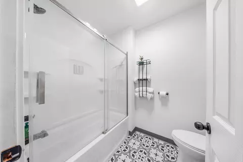 Bath - 1224 El Monte Way, Dinuba, CA 93618 photo 1 of 4