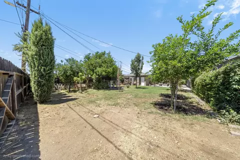 Exterior - 1224 El Monte Way, Dinuba, CA 93618 photo 11 of 13