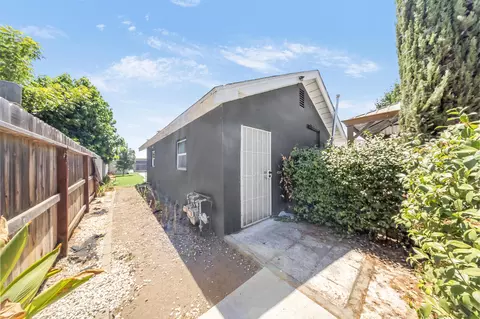 Exterior - 1224 El Monte Way, Dinuba, CA 93618 photo 12 of 13