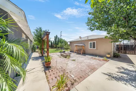 Exterior - 1224 El Monte Way, Dinuba, CA 93618 photo 6 of 13