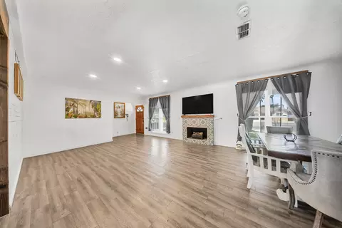 Living - 1224 El Monte Way, Dinuba, CA 93618 photo 2 of 2