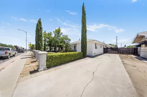 Exterior - 1224 El Monte Way, Dinuba, CA 93618 photo 2 of 13