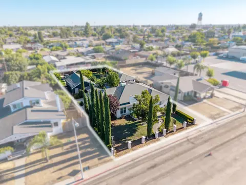View/Area - 1224 El Monte Way, Dinuba, CA 93618 photo 2 of 3