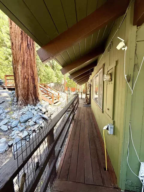 Exterior - 57524 Crest Dr, Springville, CA 93265 photo 10 of 11