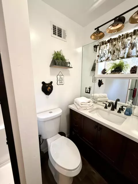 Bath - 57524 Crest Dr, Springville, CA 93265 photo 5 of 5