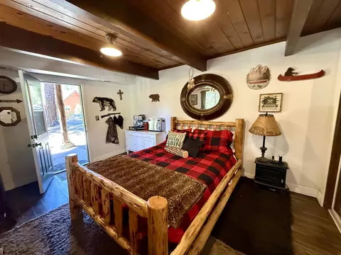 Bedroom - 57524 Crest Dr, Springville, CA 93265 photo 5 of 5