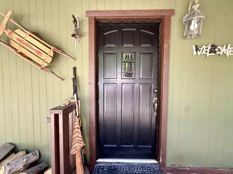 Entry Way - 57524 Crest Dr, Springville, CA 93265 photo 3 of 3