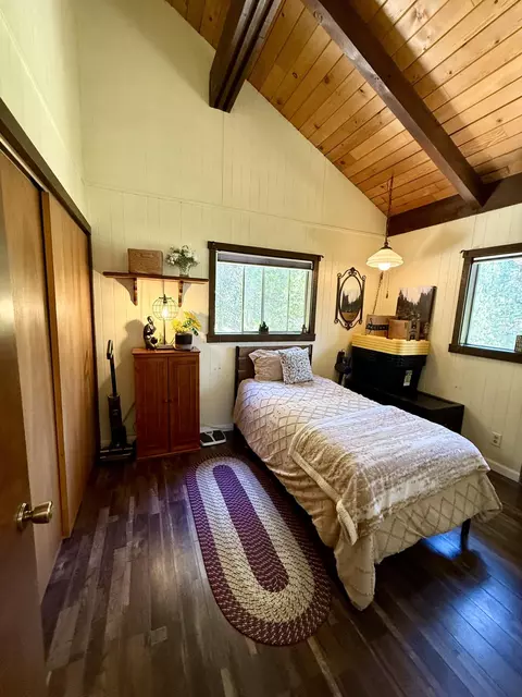 Bedroom - 57524 Crest Dr, Springville, CA 93265 photo 4 of 5