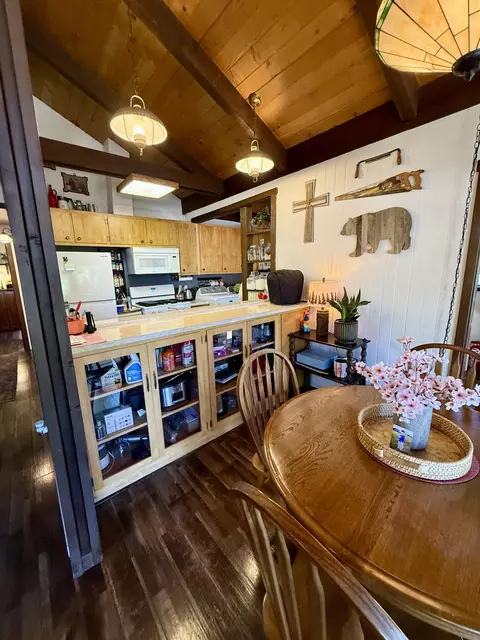 Kitchen - 57524 Crest Dr, Springville, CA 93265 photo 6 of 6