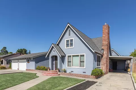 476 N Nichols Ave, Dinuba, CA 93618