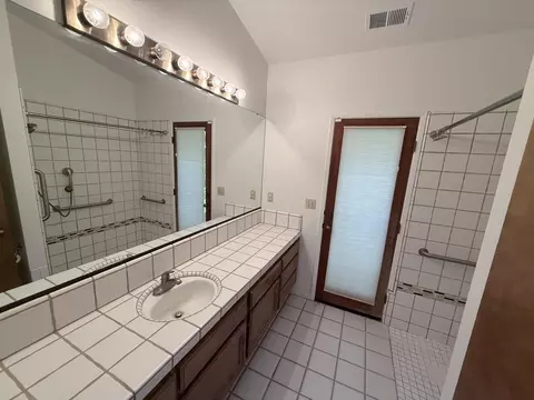 Bath - 2300 E Iris Ave, Visalia, CA 93292 photo 1 of 5
