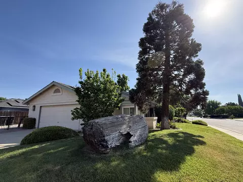 Exterior - 2300 E Iris Ave, Visalia, CA 93292 photo 20 of 22